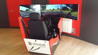 Simulador de coche para autoescuelas